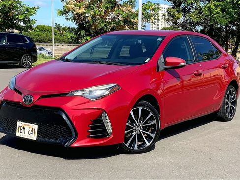 Used 2017 Toyota Corolla SE FWD image 2