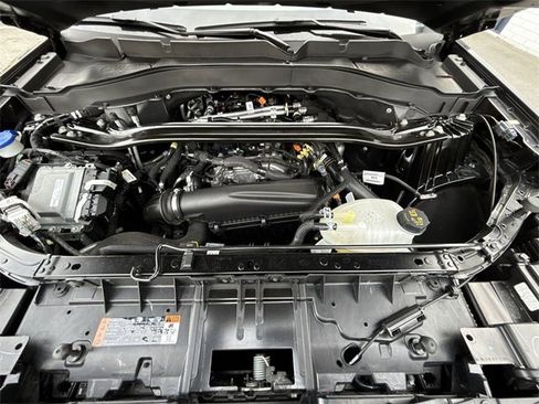 Used 2025 Ford Explorer ST-Line w/ ST-Line Street Pack image 17