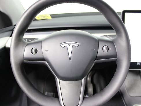 Used 2024 Tesla Model Y Long Range AWD/4WD image 12