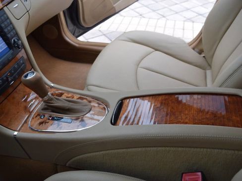 Used 2008 Mercedes-Benz E 350 4MATIC Sedan image 58