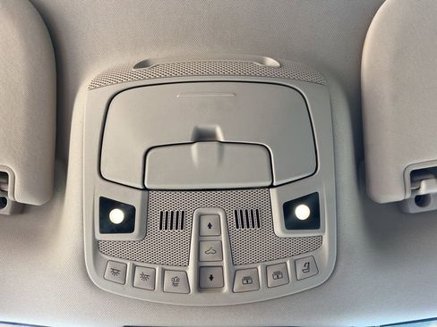 Used 2019 Lincoln Navigator Reserve image 19