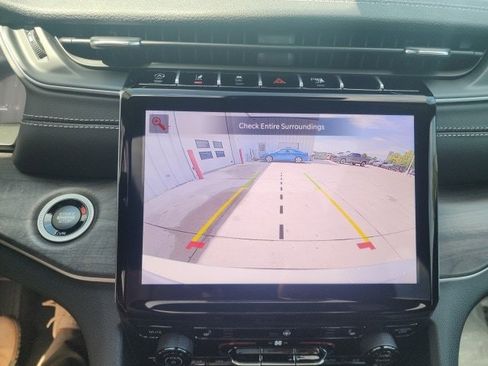 New 2025 Jeep Grand Cherokee L Limited w/ Black Appearance Package image 4