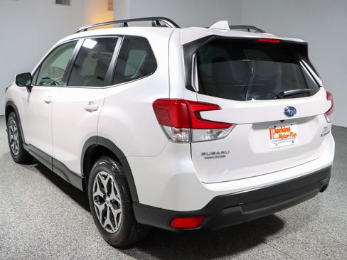 Used 2023 Subaru Forester Premium AWD/4WD image 9