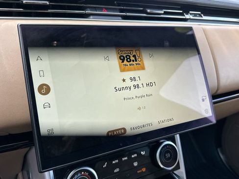 Used 2023 Land Rover Range Rover Long Wheelbase SE AWD/4WD image 14