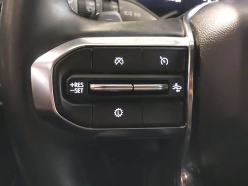 Used 2024 GMC Acadia Elevation AWD/4WD image 19