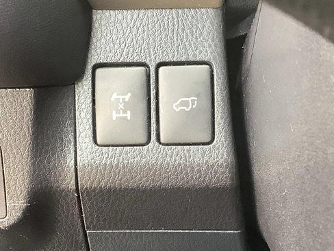 Used 2015 Toyota RAV4 Limited AWD/4WD image 38