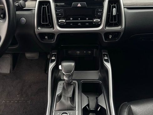 Used 2021 Kia Sorento EX image 21