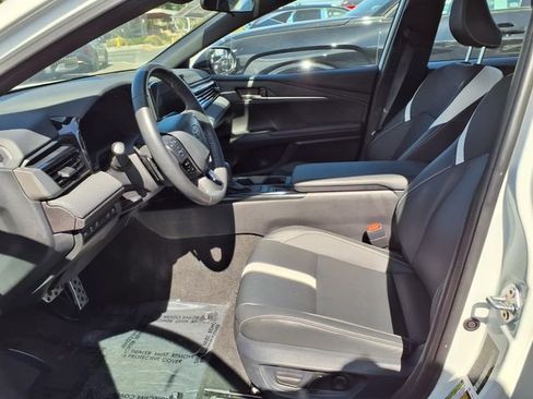 Used 2025 Toyota Camry SE FWD image 12