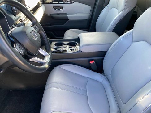 Certified 2023 Honda Pilot Touring image 11