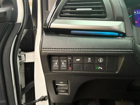 Used 2021 Honda Odyssey Touring image 18