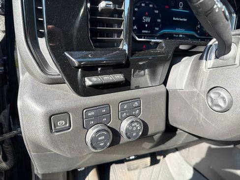 Used 2023 Chevrolet Silverado 1500 ZR2 w/ Technology Package AWD/4WD image 22