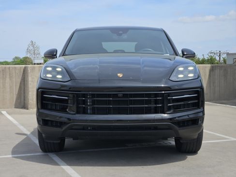 Certified 2025 Porsche Cayenne Coupe AWD/4WD image 11