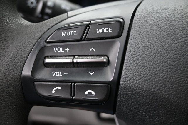 Used 2019 Hyundai Elantra SE FWD image 17