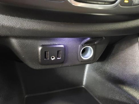 Used 2021 Chevrolet Traverse LT FWD image 26