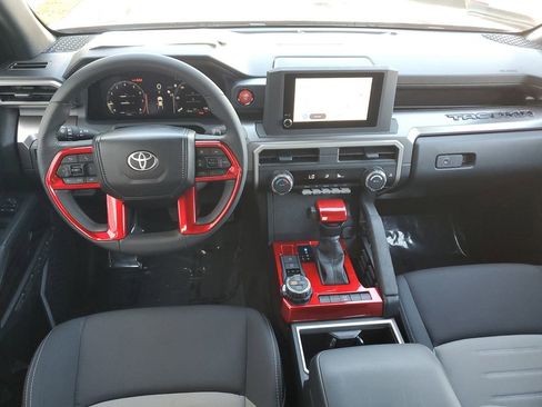 Used 2025 Toyota Tacoma TRD Off-Road image 17