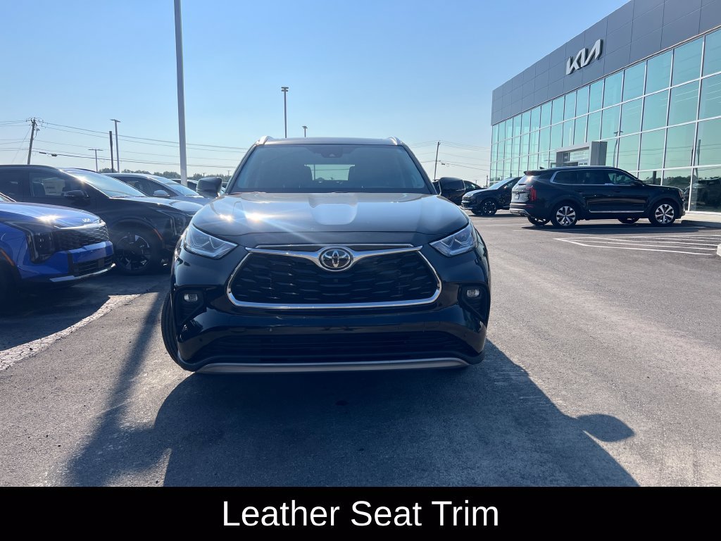 Used 2024 Toyota Highlander Platinum AWD/4WD image 8