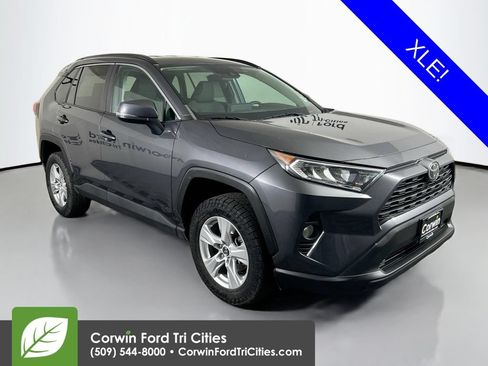 Used 2020 Toyota RAV4 XLE w/ XLE Grade Weather Package AWD/4WD image 1