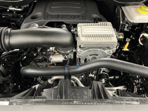 New 2026 RAM 1500 Laramie w/ Chrome Appearance Group AWD/4WD image 34