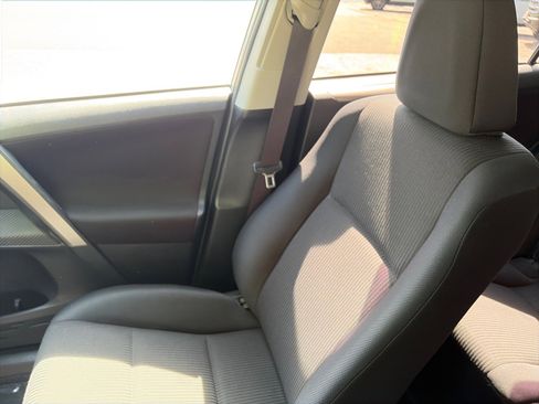 Used 2015 Toyota RAV4 LE AWD/4WD image 17