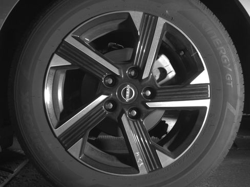 Used 2025 Nissan Sentra SV image 14