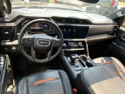 Used 2024 GMC Sierra 1500 AT4 w/ Technology Package AWD/4WD image 47