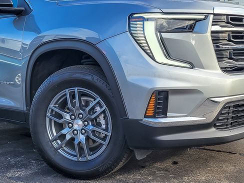 Used 2025 GMC Acadia Elevation image 3