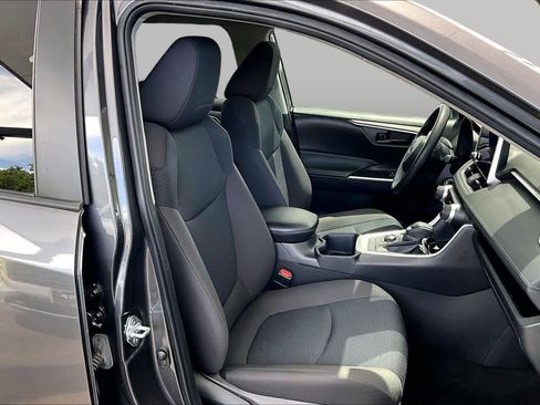 Used 2024 Toyota RAV4 LE AWD/4WD image 9