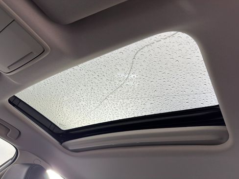 Used 2022 Honda Civic Touring image 11