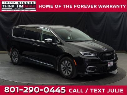 Used 2023 Chrysler Pacifica Limited