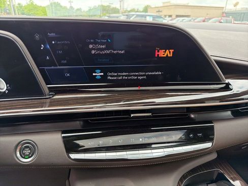 Used 2021 Cadillac Escalade Premium Luxury RWD image 25