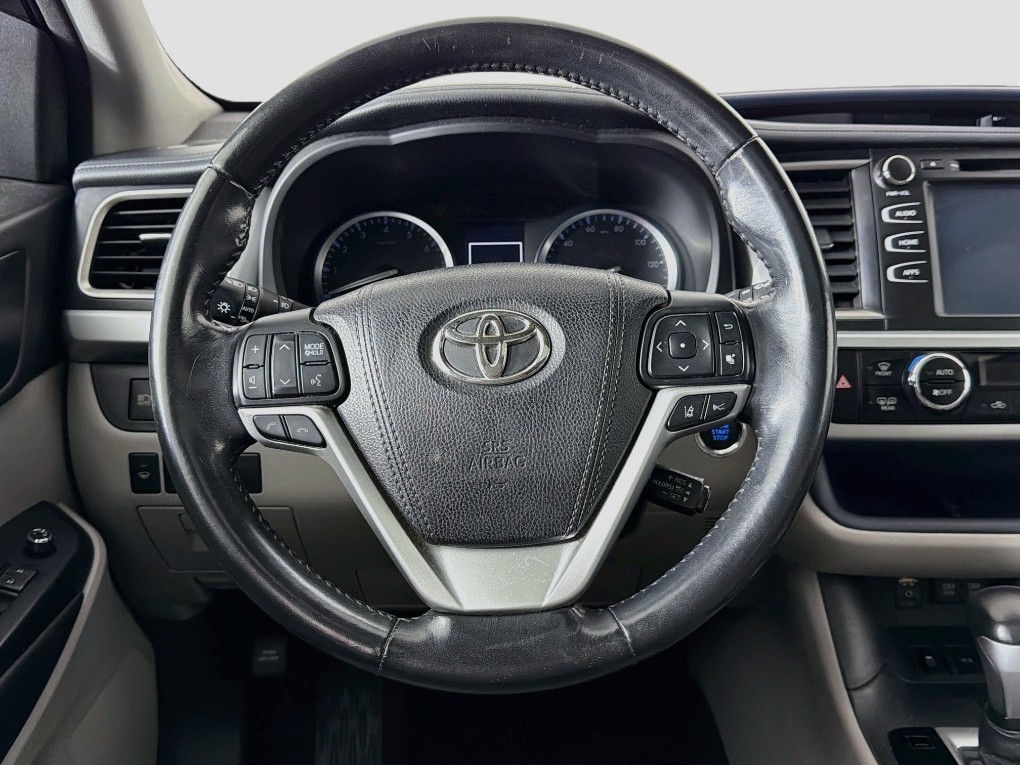 Used 2017 Toyota Highlander XLE w/ Carpet Mat Package AWD/4WD image 18