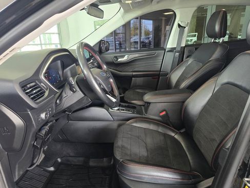 Used 2021 Ford Escape SEL w/ Technology Package AWD/4WD image 18