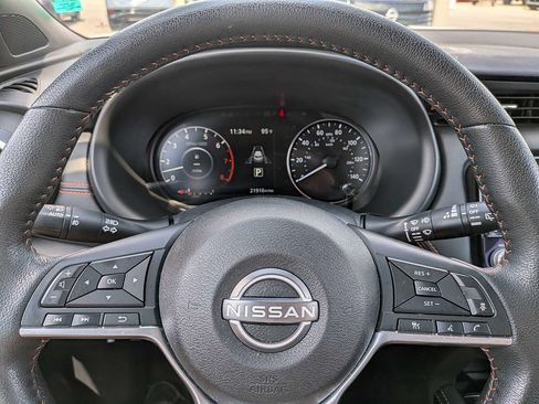 Used 2023 Nissan Kicks SR w/ SR Premium Package FWD image 34