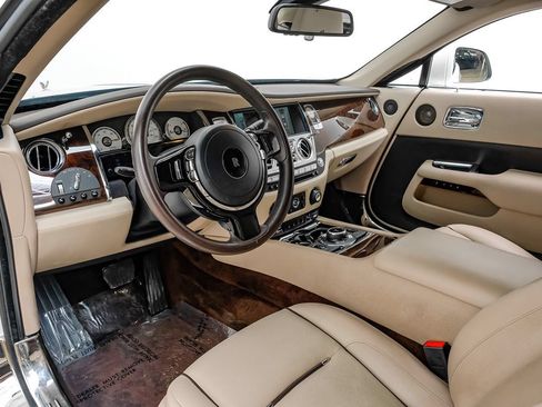 Used 2016 Rolls-Royce Wraith RWD image 3