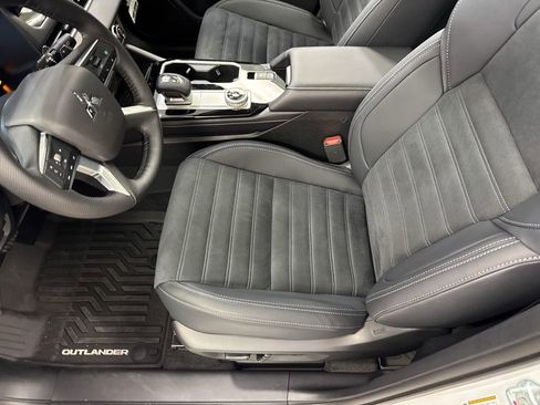 New 2026 Mitsubishi Outlander SE FWD image 24