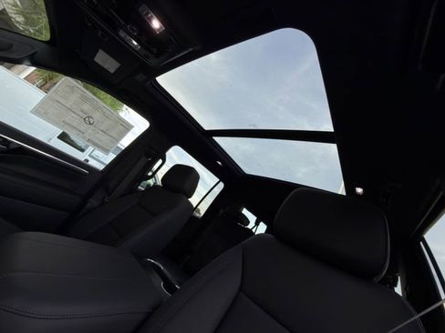 New 2026 Chevrolet Suburban Z71 AWD/4WD image 22