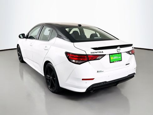 Used 2022 Nissan Sentra SR w/ Midnight Edition FWD image 7