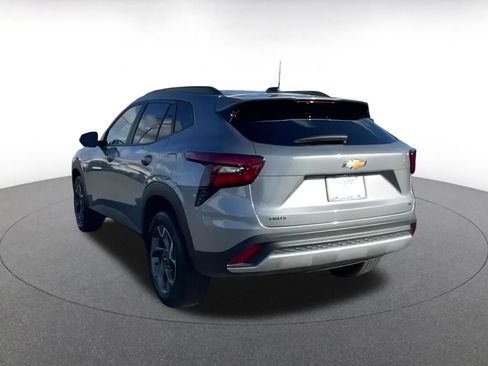 Used 2025 Chevrolet Trax LT image 16