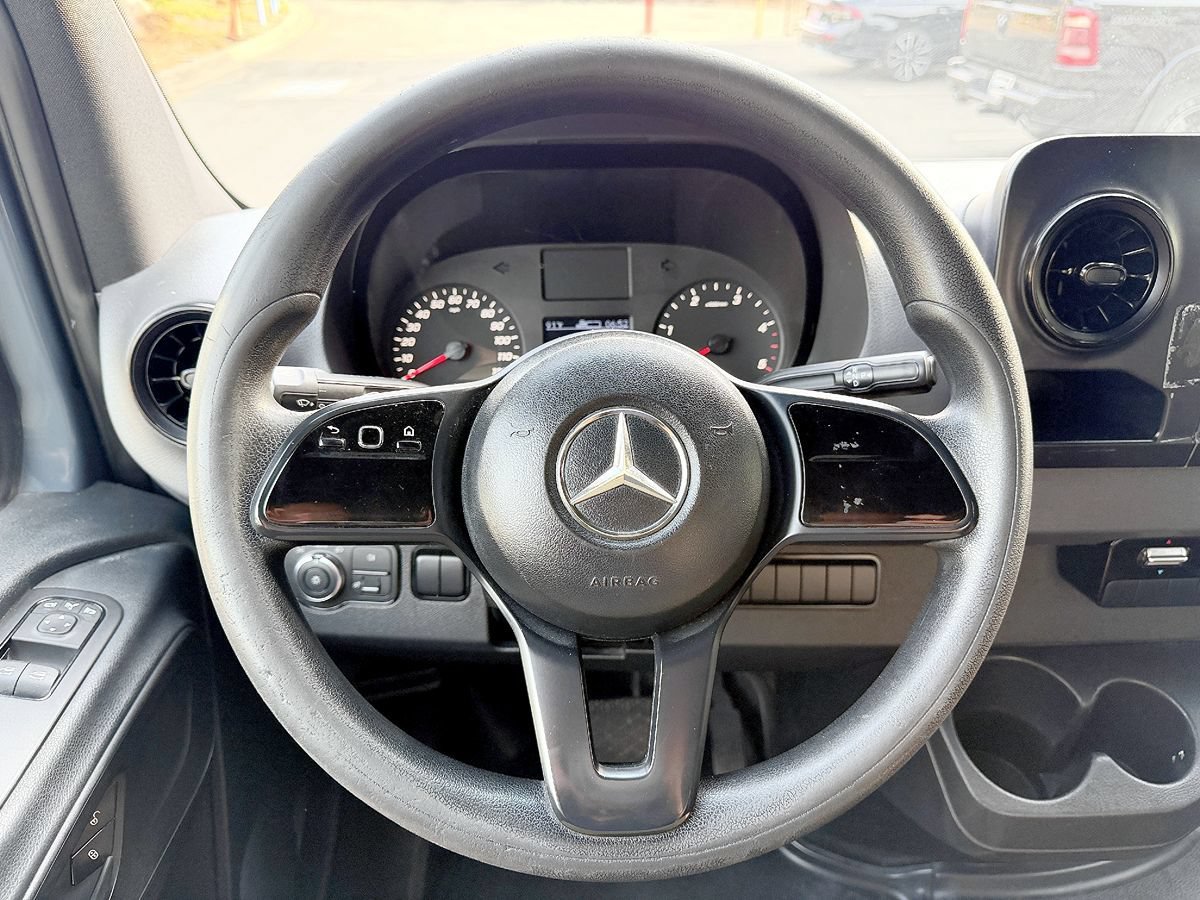 Used 2019 Mercedes-Benz Sprinter 144 image 51