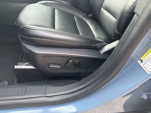 Used 2025 Ford Escape Platinum AWD/4WD image 12