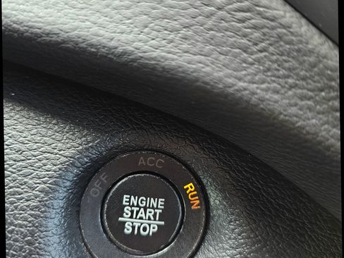 Used 2020 Jeep Cherokee Latitude Plus w/ Cold Weather Group image 32