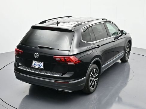 Used 2021 Volkswagen Tiguan SE image 33