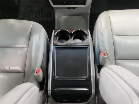Used 2017 Toyota Sienna XLE Premium FWD image 17
