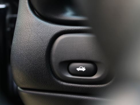 Used 2002 Chevrolet Corvette Z06 w/ Memory Pkg image 40