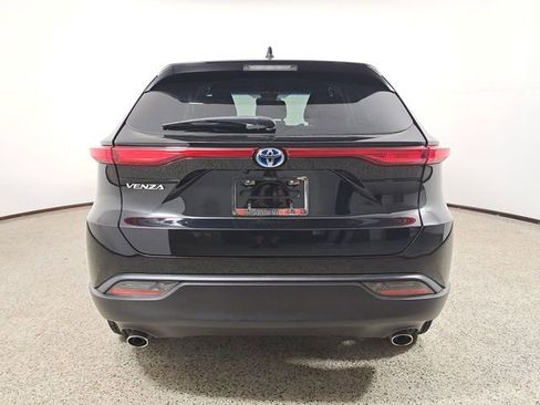 Used 2024 Toyota Venza LE image 6