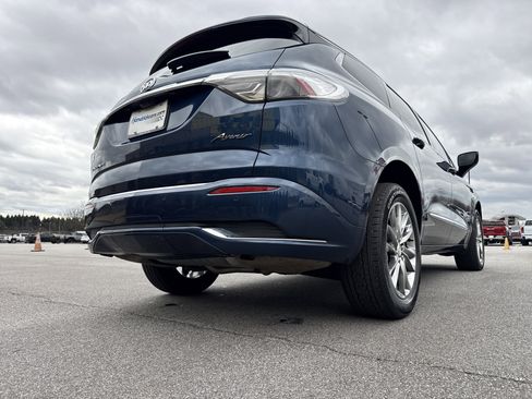 Used 2022 Buick Enclave Avenir w/ Avenir Technology Package image 10