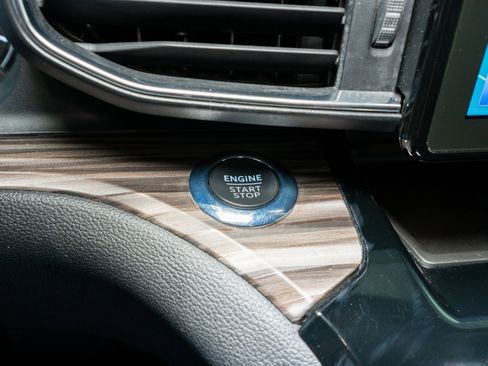 Used 2022 Ford Explorer Limited image 30