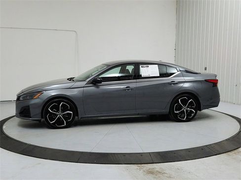 Used 2025 Nissan Altima 2.5 SR image 4