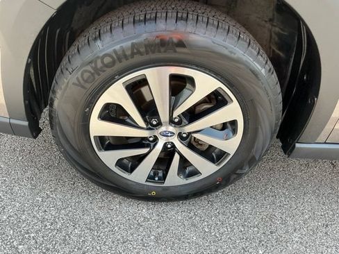 Certified 2024 Subaru Outback Premium w/ Popular Package #1A AWD/4WD image 10
