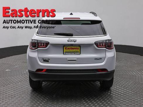 Used 2024 Jeep Compass Latitude AWD/4WD image 6